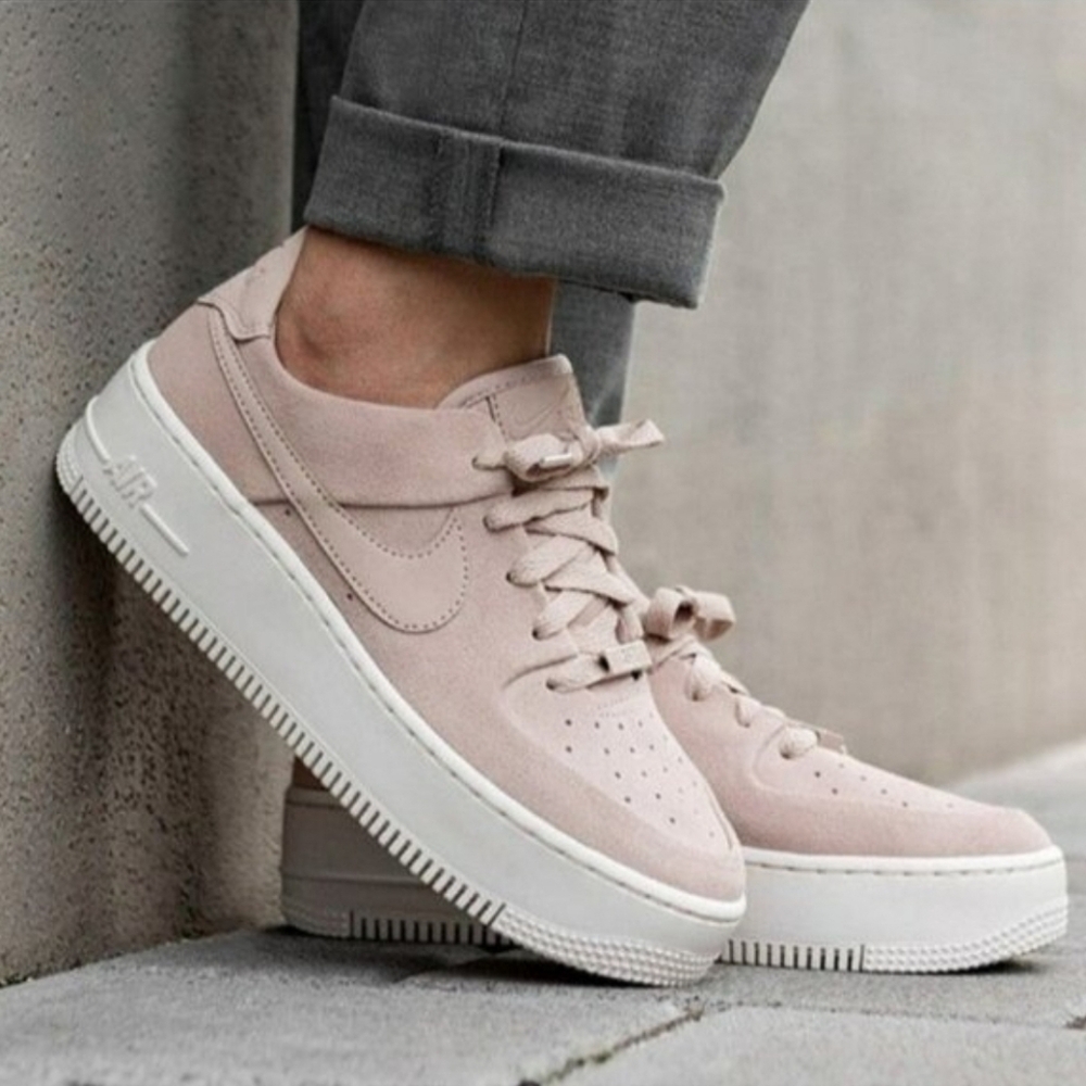 Nike Air Force 1 Sage Low Platform Suede Sneakers Women's 9.5 Light Pink